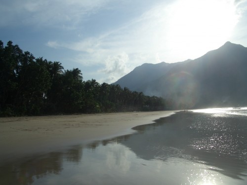 Der Strand in Sabang nahe Puerto Princesa auf Palawan ist einmalig