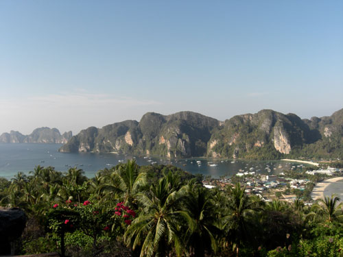 Wanderung zum viewpoint mit Ausblick auf die Insel Phi Phi