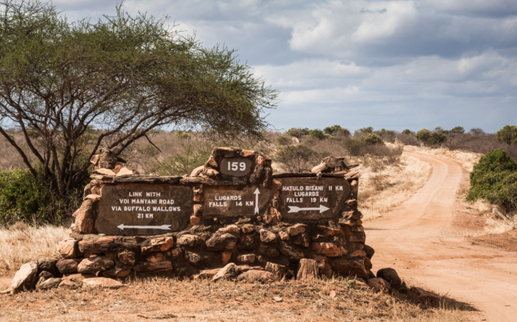 Die roten Elefanten der beiden Tsavo-Parks sind ein Kennzeichen dieses Gebiets. © Willi Dolder