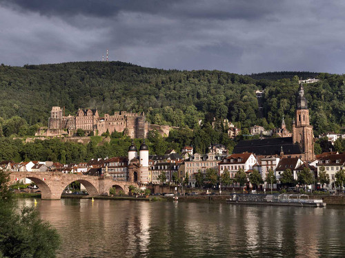 Blick auf Heidelberg vom Neckar